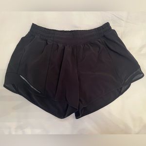 Lululemon Hotty Hot Short 10 Tall (4 inch inseam)
